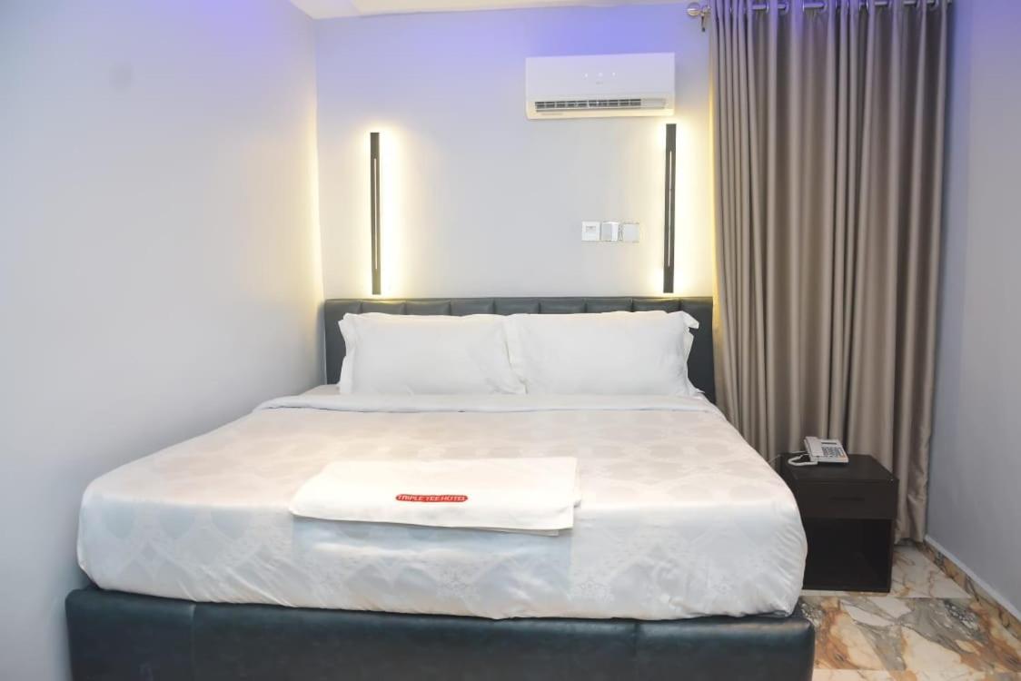 Triple Tee Luxury Hotel & Service Apartments Surulere Lagos Exterior foto